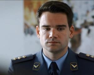 kapetan Danijel Stošić (Bojan Perić)