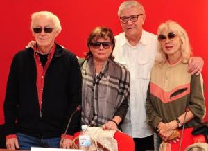 Nikola Simić, Jelica Sretenović, Ružica Sokić sa rediteljem Milanom Živkovićem