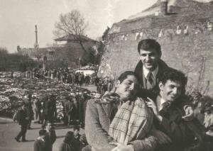 Reditelji Branimir Tori Janković i Aco Aleksov sa Batom Živojinovićem, Kalemegdan (1955).