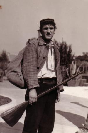 Bata Živojinović u filmu Zemljaci (1963)