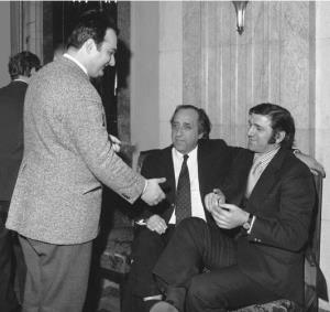 Novinar Slobodan Novaković, Saša Petrović i Bata Živojinović, Beograd (1972)