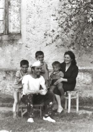 Tihomir Stanić sa porodicom
