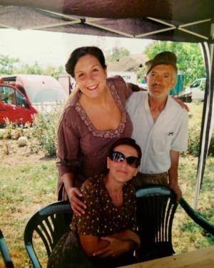 Tijana Vučetić, Miroljub Trošić i Olga Odanović, Selo gori (2008)