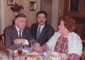 Bata Živojinović, Desimir Stanojević i Radmila Savićević, Srećni ljudi (1993)